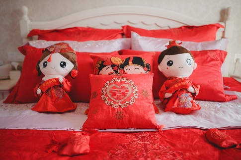 1634659227219135.jpg 摄图网_500677838_中式婚礼中国风婚床(企业商用).jpg