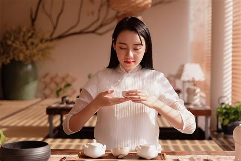 1675038503500170.jpg 摄图网_501158335_banner_美女品茶 (非企业商用).jpg