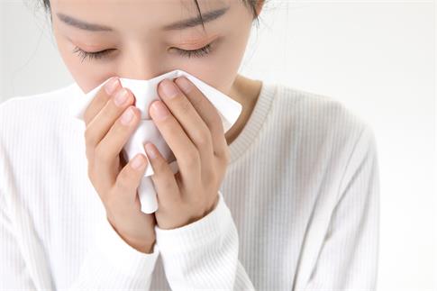 1704703008709801.jpg 摄图网_501089316_banner_女性流鼻血感冒(企业商用).jpg