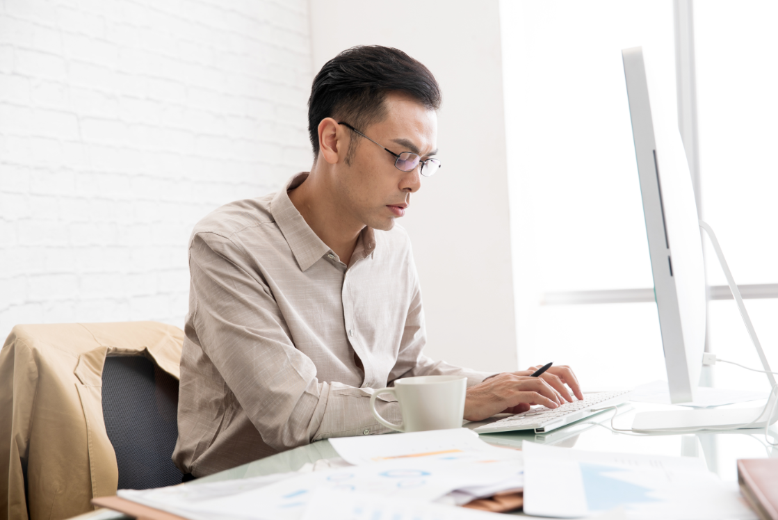 点击上图免费观看完整视频(密码0322)在不少人的眼里,认为白领是非常