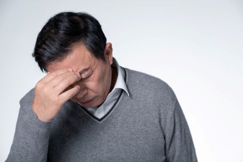 1664862078236403.jpg 摄图网_501703641_banner_孤独的老人身体不适头晕(非企业商用).jpg
