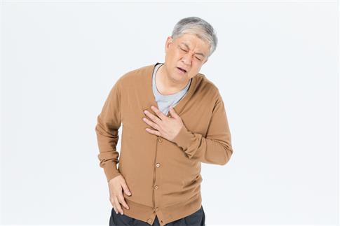 1672094801305216.jpg 摄图网_500996981_banner_老年男性胸口疼形象(非企业商用).jpg