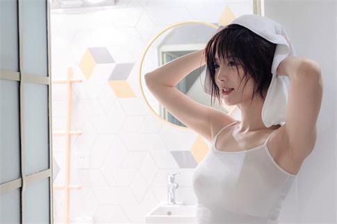 1673153999481447.jpg 摄图网_501365575_banner_短发美女洗漱(非企业商用).jpg