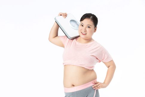 1674668590832153.jpg 摄图网_501410809_banner_胖女孩手拿体重秤(非企业商用).jpg