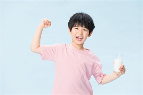 1675122094293320.jpg 摄图网_501739630_banner_儿童小男孩喝牛奶(非企业商用).jpg
