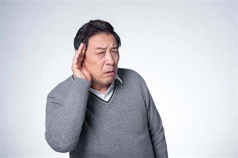 1687857749503627.jpg 摄图网_501701788_banner_听不清声音的老人(企业商用).jpg