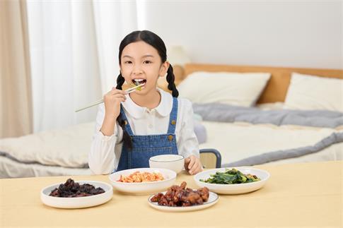 1734739508642277.jpg 摄图网_507760244_banner_开心吃绿色蔬菜的儿童(企业商用).jpg