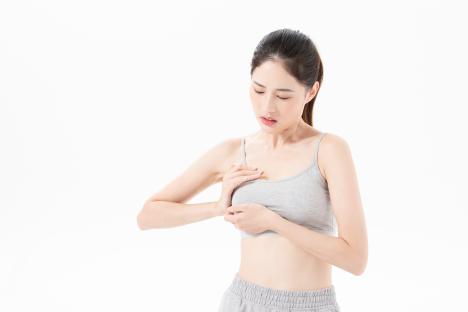1754365706315017.jpg 摄图网_501427703_青年女子乳腺增生(企业商用)(1).jpg